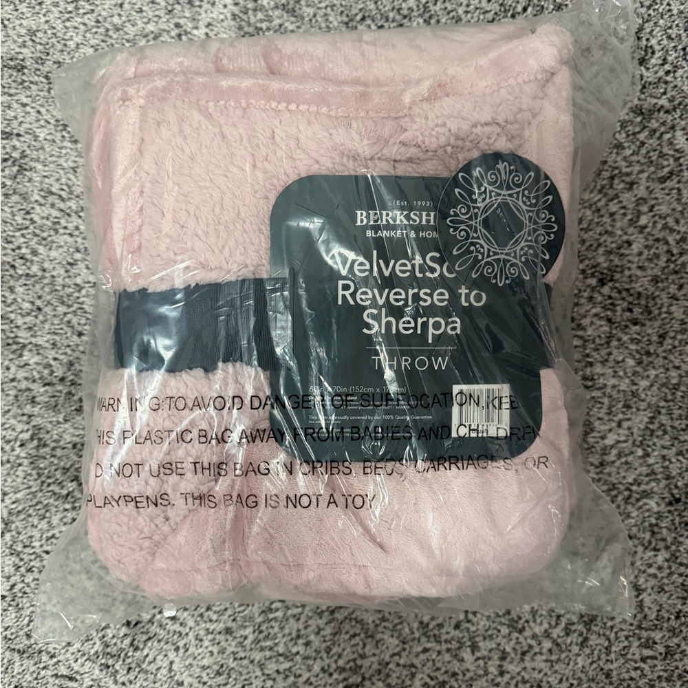 Berkshire Blush Pink VelvetSoft Reverse to Sherpa Throw